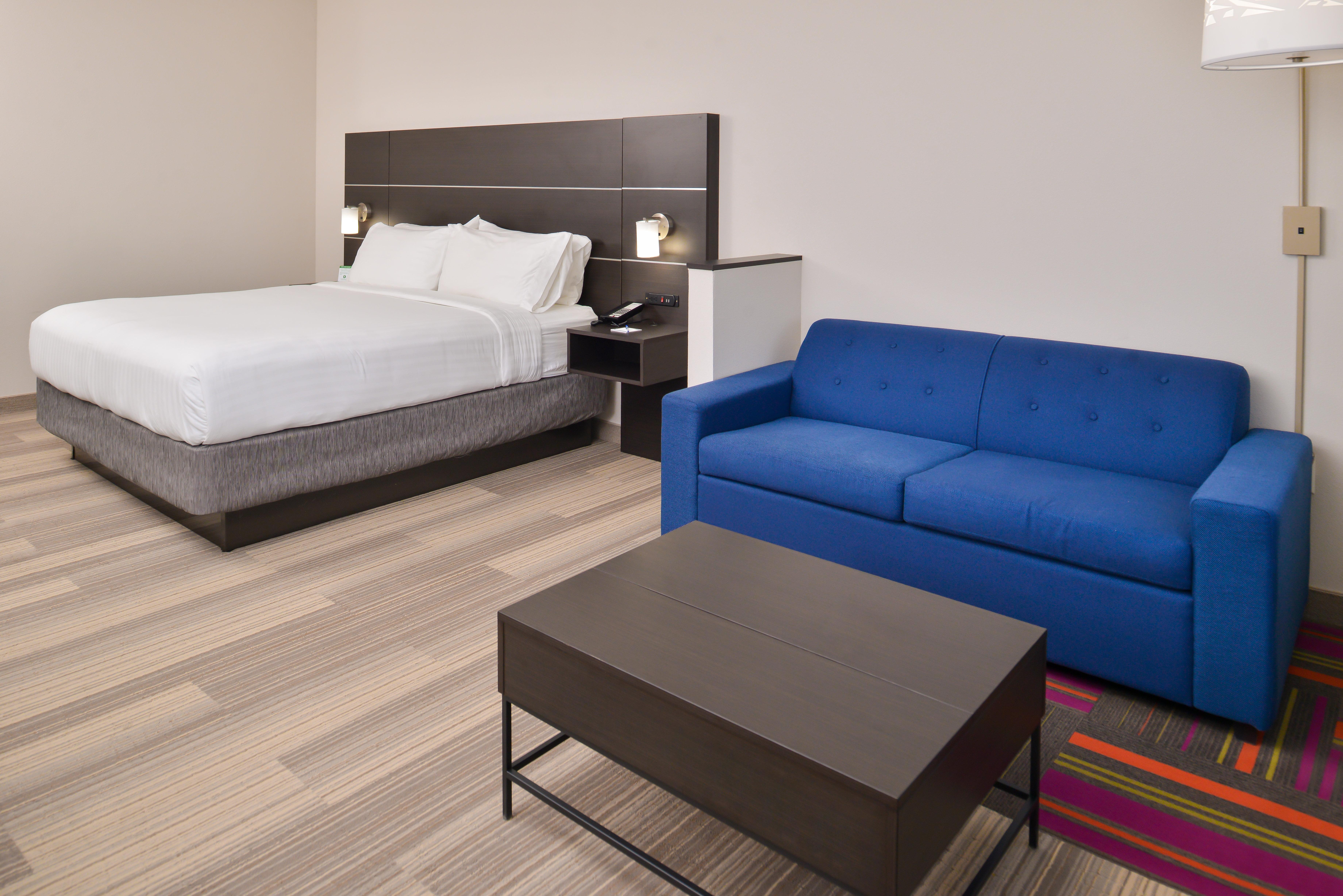 Express & - Kansas - By Ihg Hotel