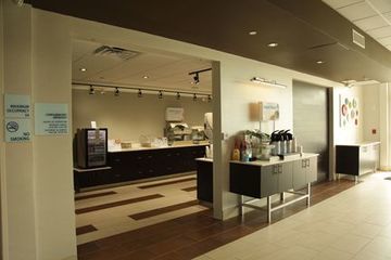 Express & - Kansas - By Ihg Hotel 2*